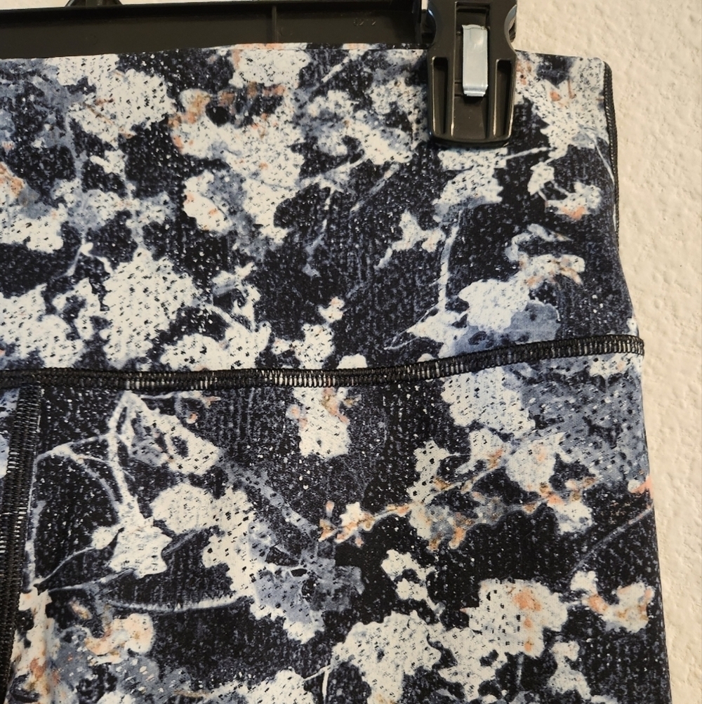 Lululemon Wunder Under Hi-Rise Spring Bloom Multi floral luxtreme tights size 10 - Picture 2 of 4